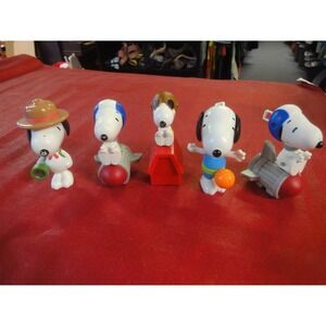 5 lot Peanuts Snoopy McDonalds happy meal toys 2018 basketball red barron camper